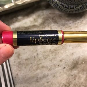 Kiss for a Cause Lipsense
